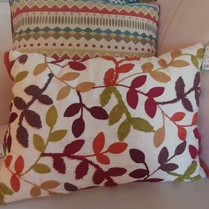 #4938 Pier 1 pillow